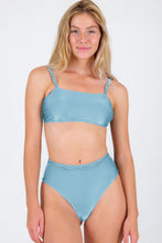 Załaduj obraz do przeglądarki galerii, Gallery: Rio De Sol Zestaw Bikini Set Mirante Bandeau-Reto Hotpants
