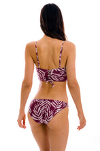 Załaduj obraz do przeglądarki galerii, Model Back: Rio De Sol Zestaw Bikini Set Palms-Vine Balconet-Anna Comfy
