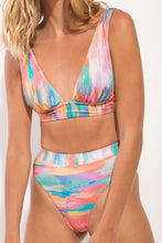 Załaduj obraz do przeglądarki galerii, Image 07: Rio De Sol Zestaw Bikini Set River Halter-Cos Hotpant-Cos
