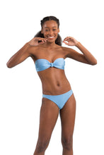 Załaduj obraz do przeglądarki galerii, Image 08: Rio De Sol Zestaw Bikini Set Shimmer-Baltic-Sea Bandeau-Joy Essential
