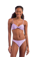 Załaduj obraz do przeglądarki galerii, Model Front: Rio De Sol Zestaw Bikini Set Shimmer-Harmonia Bandeau-Joy Essential
