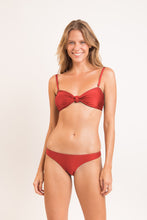 Załaduj obraz do przeglądarki galerii, Model Front: Rio De Sol Zestaw Bikini Set Shimmer-Liquor Bandeau-Joy Essential

