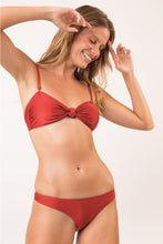 Załaduj obraz do przeglądarki galerii, Image 02: Rio De Sol Zestaw Bikini Set Shimmer-Liquor Bandeau-Joy Essential
