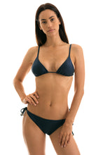 Załaduj obraz do przeglądarki galerii, Model Front: Rio De Sol Zestaw Bikini Shark Inv Comfort
