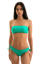 Załaduj obraz do przeglądarki galerii, Model Front: Rio De Sol Top Bikini Top Bahamas Reto

