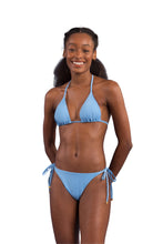 Załaduj obraz do przeglądarki galerii, Model Front: Rio De Sol Top Bikini Top Baltico Tri-Inv
