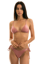 Załaduj obraz do przeglądarki galerii, Model Front: Rio De Sol Top Bikini Top Callas Invisible
