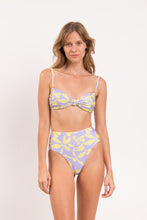 Załaduj obraz do przeglądarki galerii, Model Front: Rio De Sol Top Bikini Top Glow Bandeau-Joy
