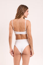 Załaduj obraz do przeglądarki galerii, Model Back: Rio De Sol Top Bikini Top Memphis-White Bandeau-Reto
