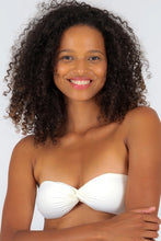 Załaduj obraz do przeglądarki galerii, Gallery: Rio De Sol Top Bikini Top Off-White Twist

