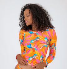 Załaduj obraz do przeglądarki galerii, Gallery: Rio De Sol Top Bikini Top Orange-Bloom Rash-Guard
