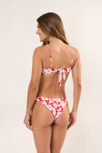Załaduj obraz do przeglądarki galerii, Model Back: Rio De Sol Top Bikini Top Pua-Hibiscus Coral
