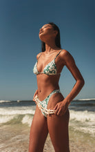 Załaduj obraz do przeglądarki galerii, Image 09: Rio De Sol Top Bikini Top Pua-Valley Ana
