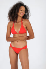 Załaduj obraz do przeglądarki galerii, Model Front: Rio De Sol Top Bikini Top Rouge Mel

