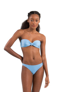 Model Front: Rio De Sol Top Bikini Top Shimmer-Baltic-Sea Bandeau-Joy