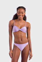 Załaduj obraz do przeglądarki galerii, Model Front: Rio De Sol Top Bikini Top Shimmer-Harmonia Bandeau-Joy

