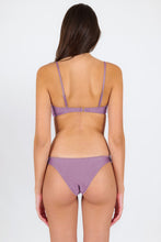 Załaduj obraz do przeglądarki galerii, Model Back: Rio De Sol Top Bikini Top Shimmer-Harmonia Bandeau-Knot
