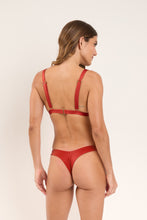 Załaduj obraz do przeglądarki galerii, Model Back: Rio De Sol Top Bikini Top Shimmer-Liquor Alba
