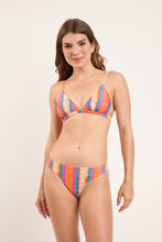 Załaduj obraz do przeglądarki galerii, Model Front: Rio De Sol Top Bikini Top Stripes Tri-Fixo
