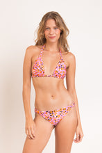 Załaduj obraz do przeglądarki galerii, Model Front: Rio De Sol Top Bikini Top Sweet-Camo Mel
