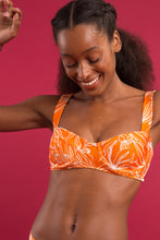 Załaduj obraz do przeglądarki galerii, Image 09: Rio De Sol Top Bikini Top Trail-Orange Amelia
