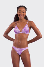 Załaduj obraz do przeglądarki galerii, Model Front: Rio De Sol Top Bikini Top Trail-Purple Tri-Fixo
