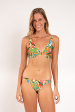 Załaduj obraz do przeglądarki galerii, Model Front: Rio De Sol Top Bikini Top Tropical Chantal
