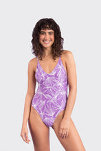 Załaduj obraz do przeglądarki galerii, Model Front: Rio De Sol Kostium Jednoczęściowy Trail-Purple Hype
