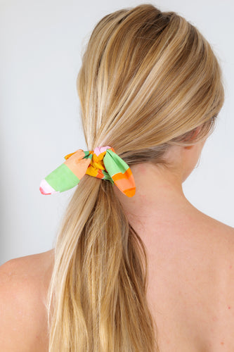 Model Front: Rio De Sol Akcesoria Do Włosów Utah Scrunchie
