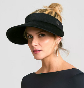 Model Front: Rio De Sol Daszek Viseira Chiara Preto