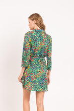 Załaduj obraz do przeglądarki galerii, Model Back: Rio De Sol Sukienki Koszulowe Wilds Chemise
