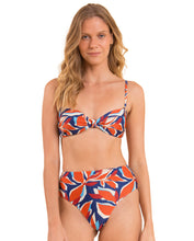 Załaduj obraz do przeglądarki galerii, Set Leaves Bandeau-Joy Hotpants
