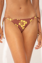 Załaduj obraz do przeglądarki galerii, Gallery: Wednesday In Hawaii By Rio De Sol Figi Bikini Bottom Pua-Coco-Lilikoi Kaleia
